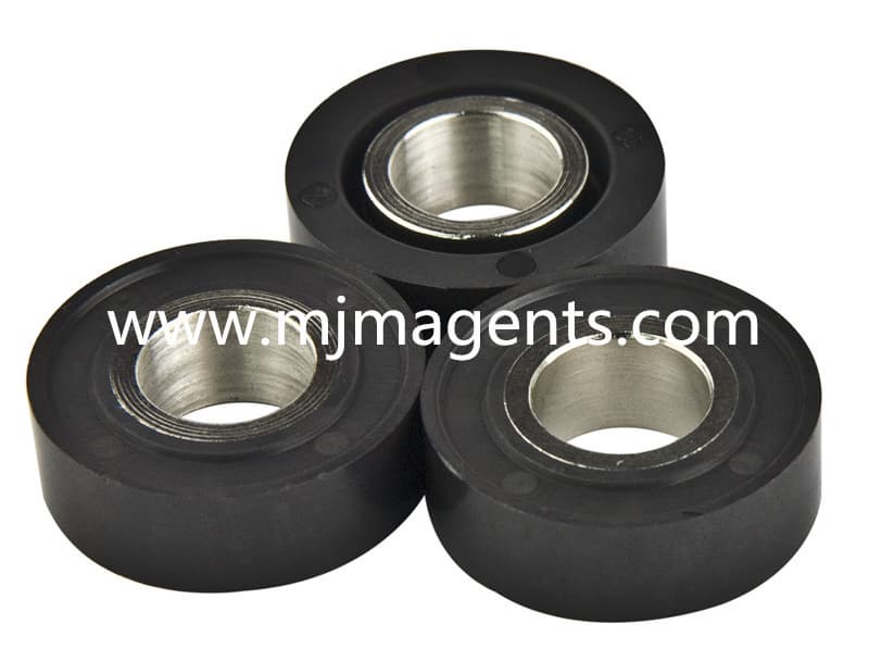 Plastic injection bonded magnet for automotive
